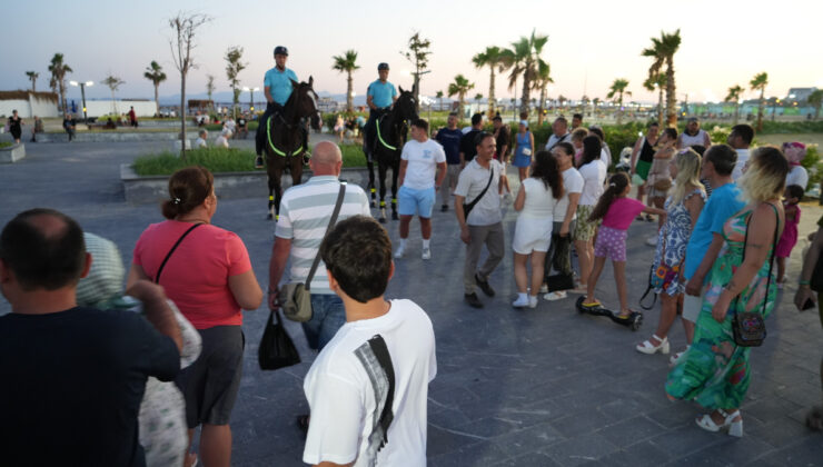 Balıkesir kıyılarında atlı jandarmalar misyonda