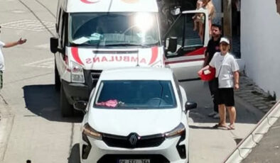 Balıkesir’de ambulansa park halindeki araba mahzuru