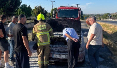 Balıkesir’de araç yangınına büyümeden müdahale edildi
