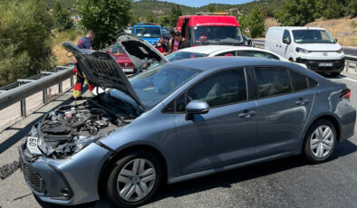 Balıkesir’de sıcaktan eriyen asfalt kazaya neden oldu:  8 yaralı