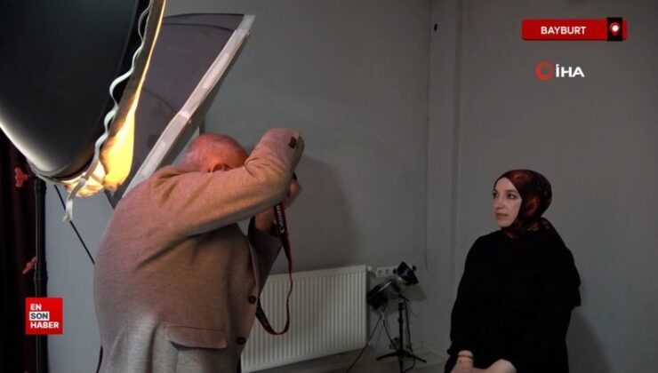 Bayburt’ta babasından devraldığı fotoğrafçılık mesleğini aşkla sürdürüyor