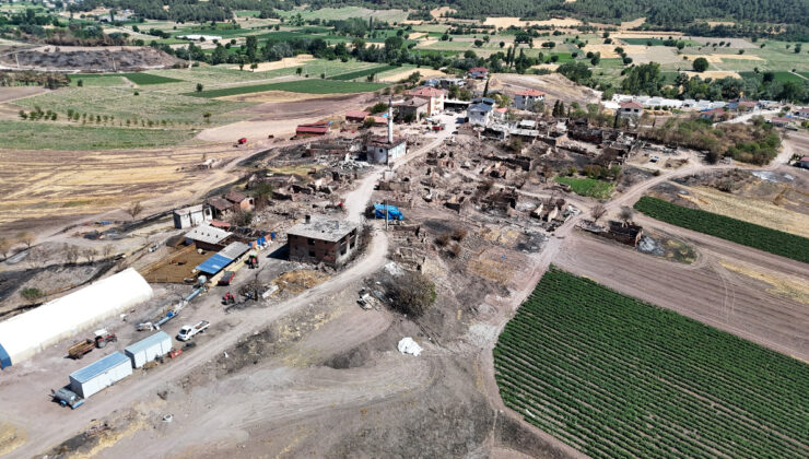 Bilecik’teki yangında küle dönen köyde yalnızca mescidinin içi ayakta kaldı