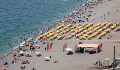 Bodrum’da termometreler 36 dereceyi gösterdi: Kıyılar doldu taştı