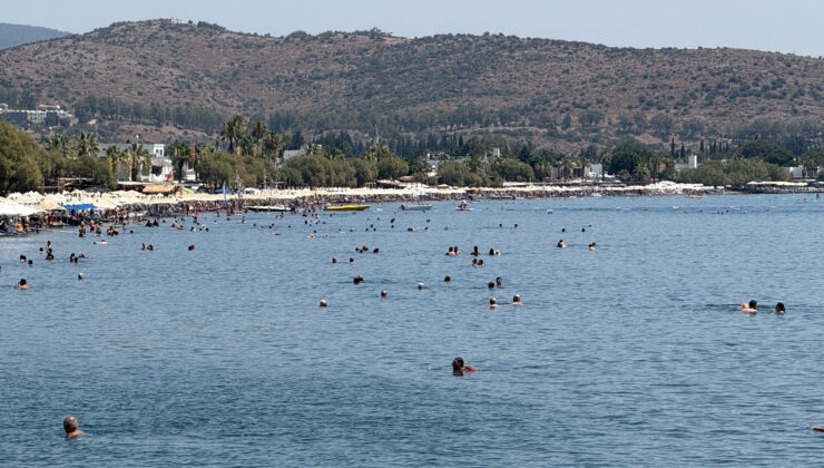 Bodrum’da termometreler 38 dereceyi gösterdi: Kıyılar doldu taştı