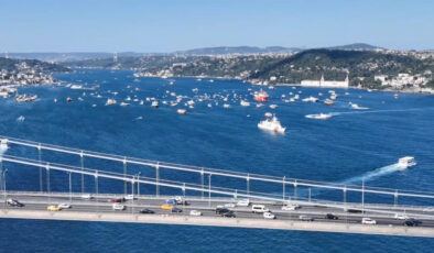 Boğaz’da kortej: 253 tekne şehitler için yola çıktı