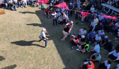 Bolu’da karşılaşmada rakibini karıştırıp seyirciyle güreşti