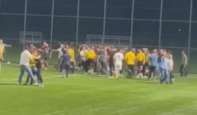 Bolu’da köyler ortası futbol maçında arbede çıktı: Tribünler alana indi