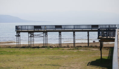 Bursa’da bir devir deniz otobüsünün yanaştığı iskele, karada kaldı