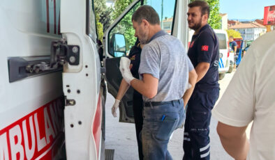 Bursa’da elini bıçkıya kaptırdı: Parmakları parçalandı