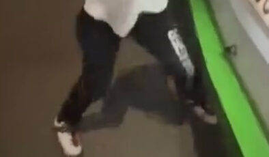 Bursa’da iki çocuk ayaklarında patenlerle seyir halindeki otobüse tutundu