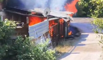 Bursa’da mesken alevler içinde kaldı: Uyuyakalan mesken sahibini etraftakiler kurtardı