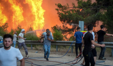 Bursa’da orman yangınına müdahale eden takımlar ve vatandaşlar sıkıntı anlar yaşadı