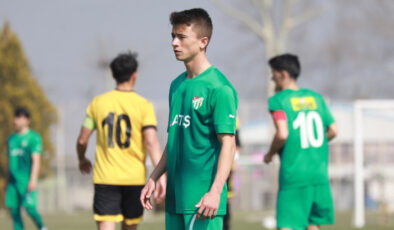 Bursaspor’dan 4 futbolcu, Nilüfer FK’ya gitti