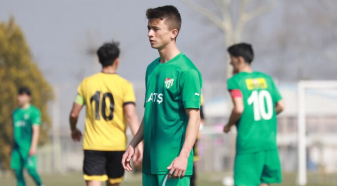 Bursaspor’dan 4 futbolcu, Nilüfer FK’ya gitti