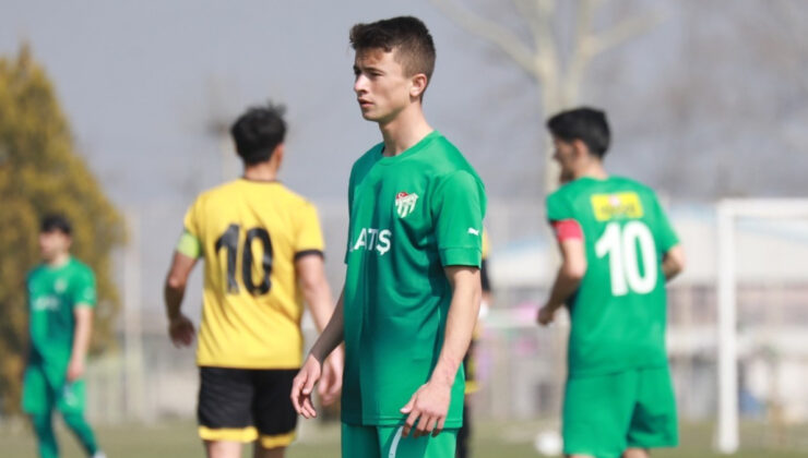 Bursaspor’dan 4 futbolcu, Nilüfer FK’ya gitti