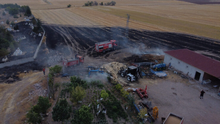 Çorum’da elektrik direğinden çıkan kıvılcım, yangına sebep oldu
