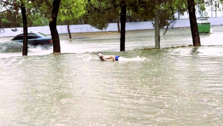 Denizli’de bulvarda yüzen şahıs, altyapı yetersizliğine reaksiyon gösterdi