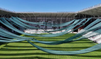 Diyarbakır ve Elazığ’da stat çimleri için sıcaklara karşı fan ve perdeleme