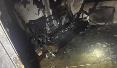 Diyarbakır’da yanan mesken, kullanılmaz hale geldi