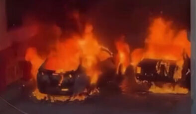 Edirne’de 2 araba kundaklandı