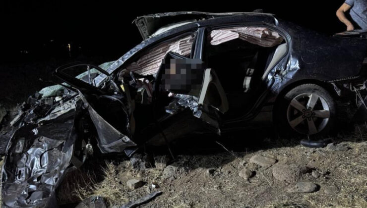 Elazığ’da araba şarampole devrildi: 2 kişi öldü