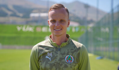 Florent Hadergjonaj’ın amacı mesleğindeki en uygun dönemini geçirmek