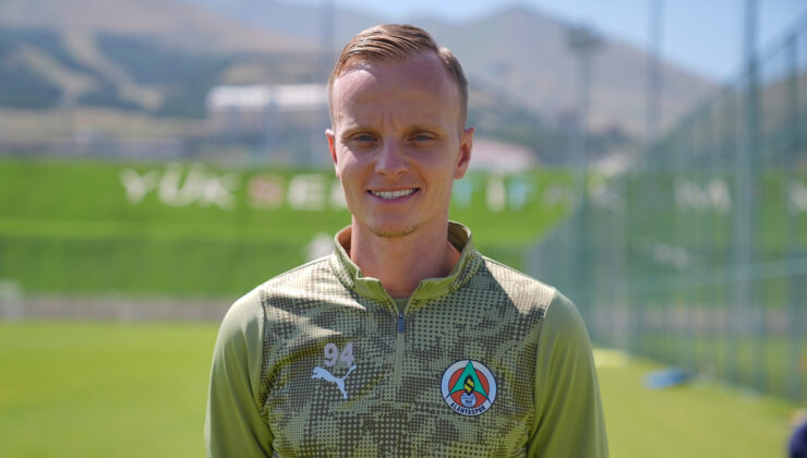 Florent Hadergjonaj’ın amacı mesleğindeki en uygun dönemini geçirmek