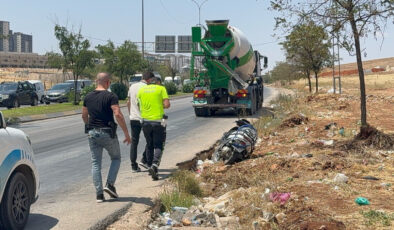 Gaziantep’te beton mikserinin altında kalan motosikletteki bayan öldü, oğlu yaralandı