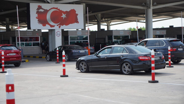 Gurbetçilerin gelişleri sürüyor: Bize laf ediyorlar fakat vatanımız için geliyoruz