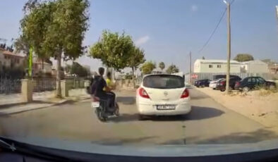 Hatay’da motosikletin arabayla çarpıştığı kazada iki kişi yola savruldu