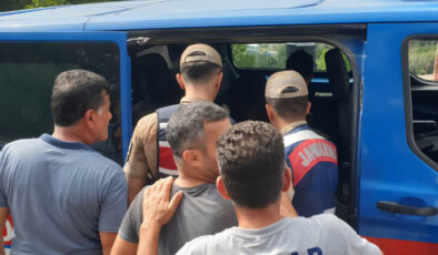 Hatay’da şoför ‘dur’ ihtarına uymadı: Araçtan 9 kaçak göçmen çıktı