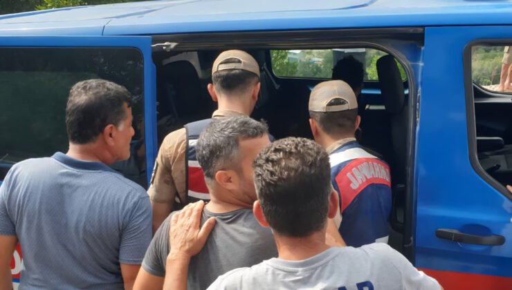 Hatay’da şoför ‘dur’ ihtarına uymadı: Araçtan 9 kaçak göçmen çıktı