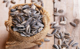 Her gün bir avuç çekirdek yerseniz ne olur? Yararları saymakla bitmiyor