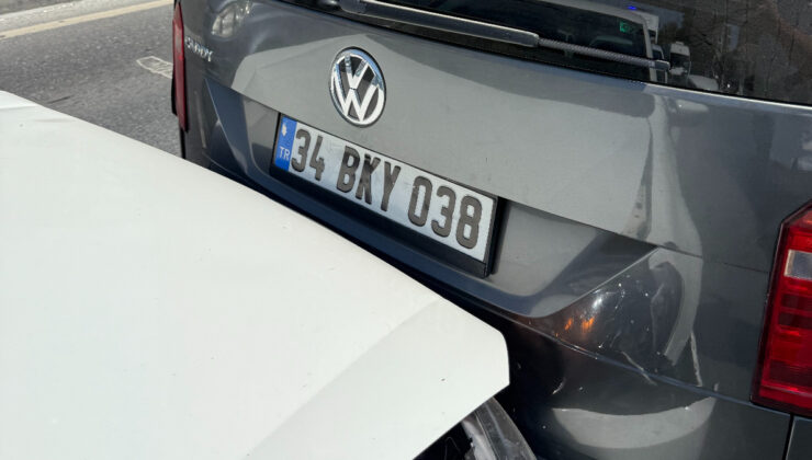 İBB’ye ilişkin kamyonetten düşen çöp torbası zincirleme kazaya yol açtı