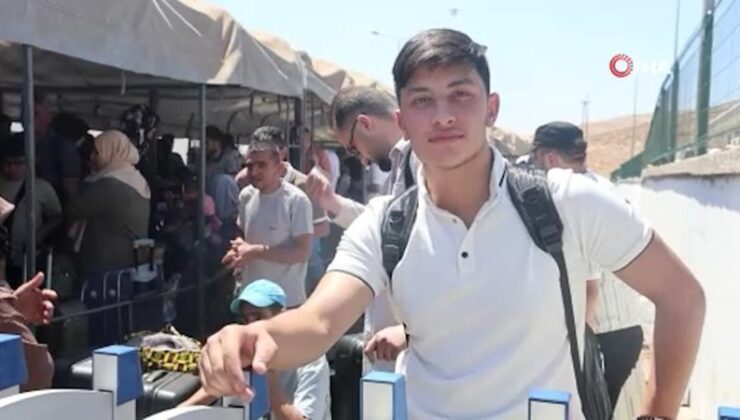 İkili vatandaş Suriyelilerin ülkelerine giriş çıkışlarına müsaade verildi: Cilvegözü’nde yoğunluk arttı