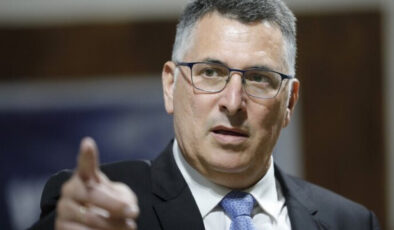 İsrail Dışişleri Bakanı’ndan Emmanuel Macron’a tehdit dolu ileti