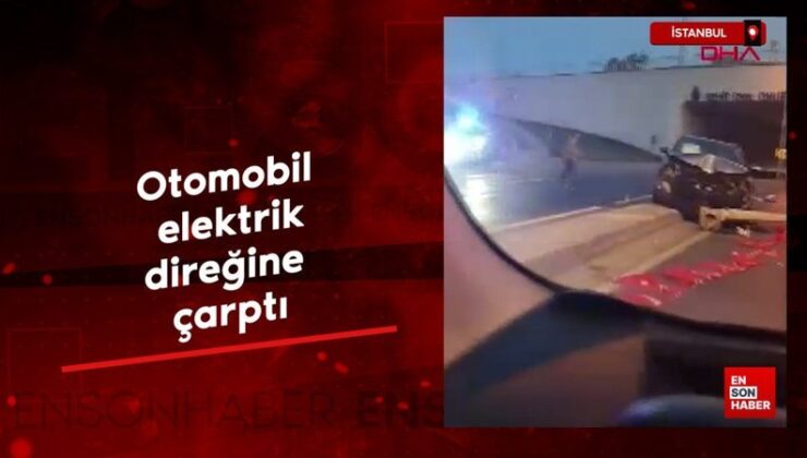 İstanbul – Arnavutköy’de araba elektrik direğine çarptı