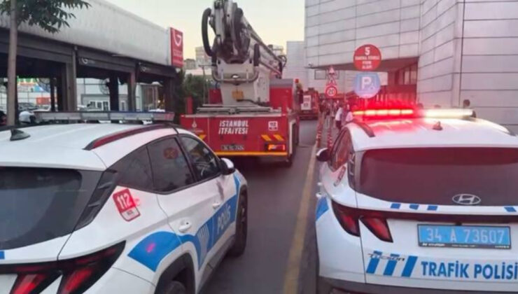 İstanbul’da  alışveriş merkezinde asma tavan çöktü: 1 yaralı