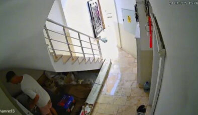 İstanbul’da beğendiği ayakkabıları poşete koyup kaçtı