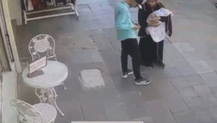 İstanbul’da bir şahıs yolda bulduğu altın kesesini alıp uzaklaştı