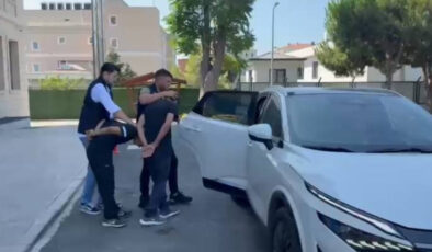 İstanbul’da kahvehaneye silahlı hücum düzenleyen şüpheliler, yakalandı