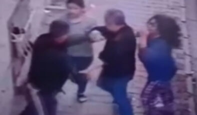 İstanbul’da komşu arbedesi kamerada: Bayanı tornavida ile darbetti