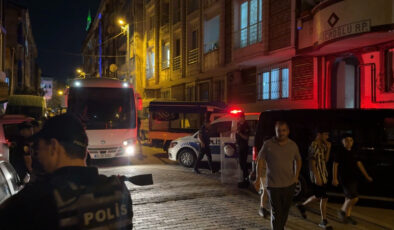 İstanbul’da komşu hengamesinde kan: 1 kişi göğsünden bıçaklandı