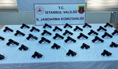 İstanbul’da silah kaçakçılarına operasyon: Oyuncak poşetinden 50 silah çıktı