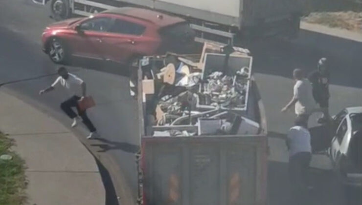 İstanbul’da trafik hengamesinde kaygı dolu anlar kamerada: Keserle saldırdı