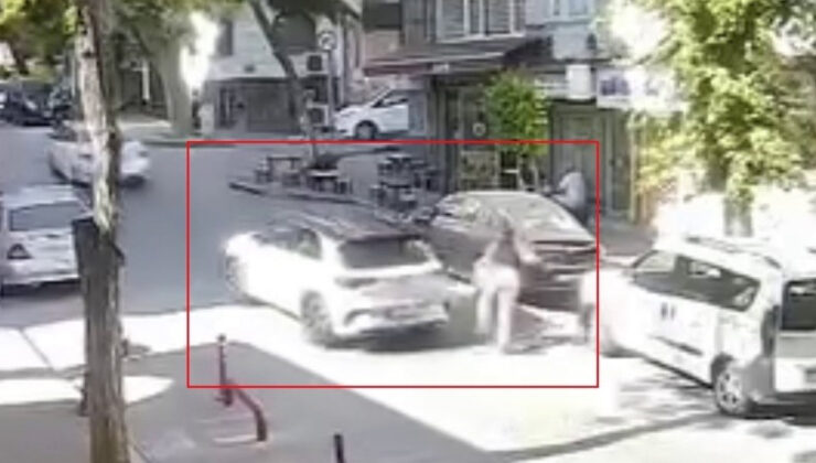 İstanbul’da yokuşta zorlanan kağıt toplayıcısına polis yardım etti