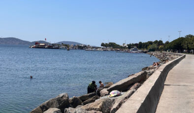 İstanbullular sıcak havadan bunaldı, devayı denize girmekte buldu