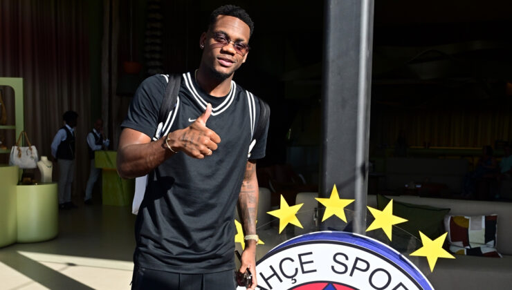 Jhon Duran, Fenerbahçe’nin Portekiz kampında