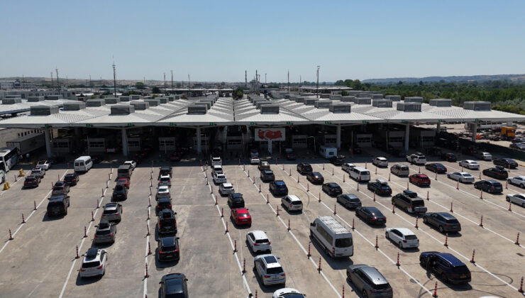 Kapıkule Hudut Kapısı’nda gurbetçi yoğunluğu: Yola sevgiyle katlanıyoruz