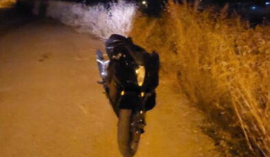 Karabük’te çaldıkları motosikleti boş yere attılar